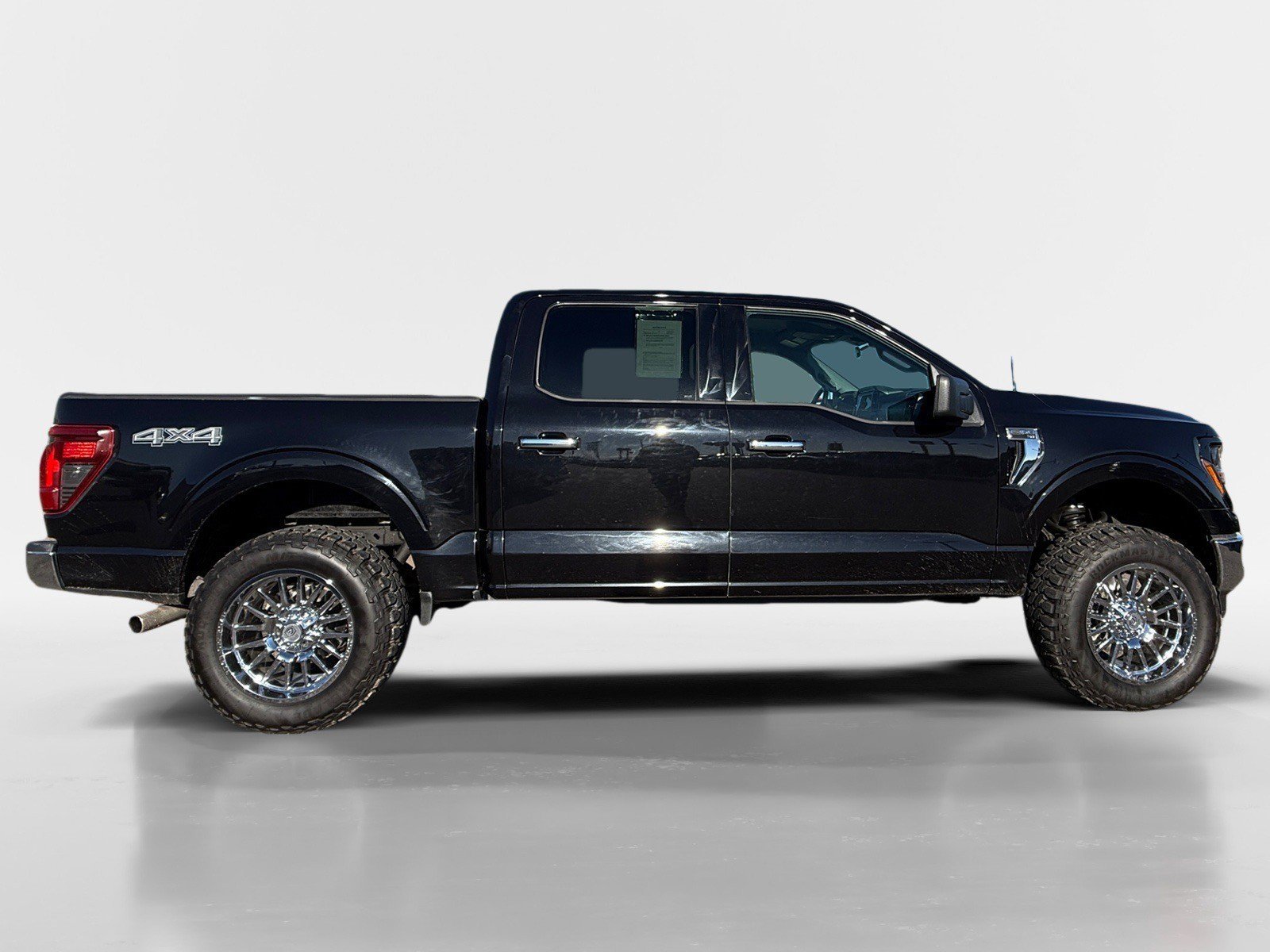 Used 2025 Ford F150 XLT w/ Equipment Group 301A Standard AWD/4WD image 8