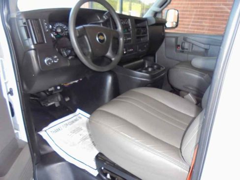 Used 2020 Chevrolet Express 2500 image 10