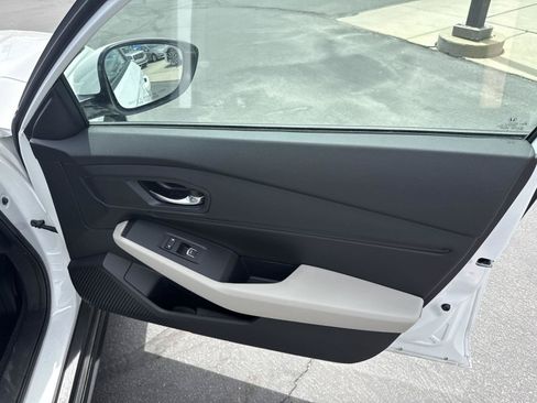 Certified 2023 Honda Accord EX image 25