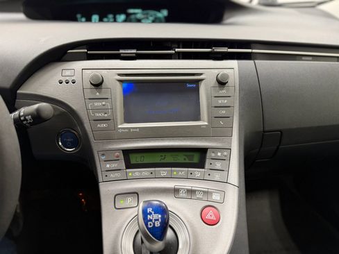 Used 2013 Toyota Prius Three w/ Solar Roof Pkg image 16