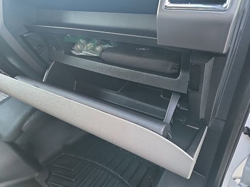 Used 2015 Ford F150 XLT image 74