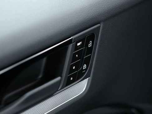 New 2026 Porsche Cayenne S image 19