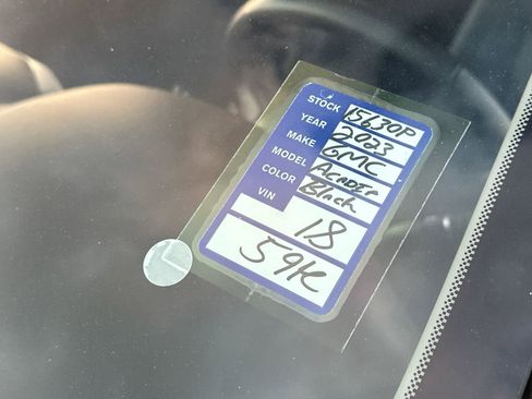 Used 2023 GMC Acadia SLT image 25