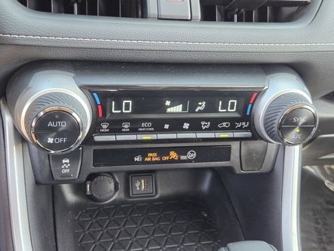 Used 2024 Toyota RAV4 LE AWD/4WD image 17