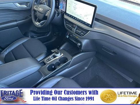 New 2025 Ford Escape SE image 13