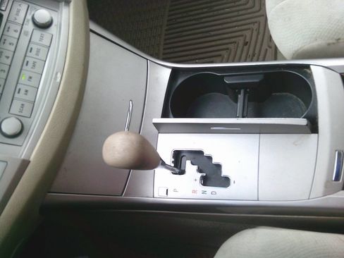 Used 2005 Toyota Avalon XL image 10