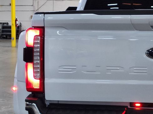 Used 2024 Ford F350 Lariat AWD/4WD image 20