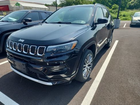 Used 2024 Jeep Compass Limited w/ Elite Group AWD/4WD image 1