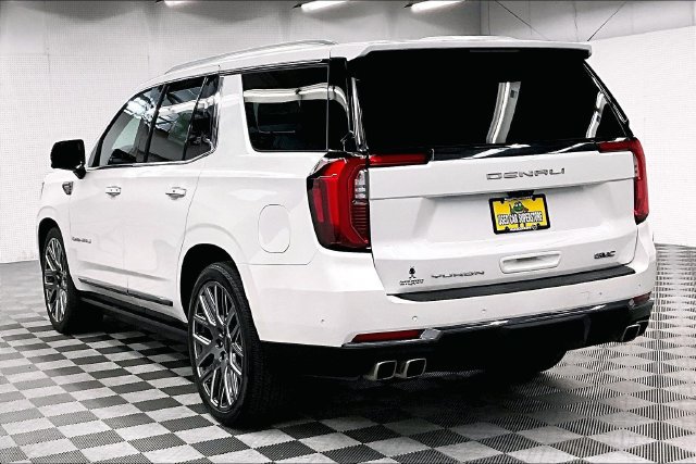 Used 2025 GMC Yukon Denali Ultimate AWD/4WD image 2