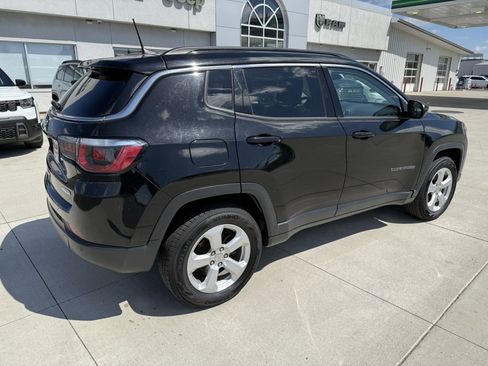 Used 2018 Jeep Compass Latitude w/ Popular Equipment Group AWD/4WD image 8