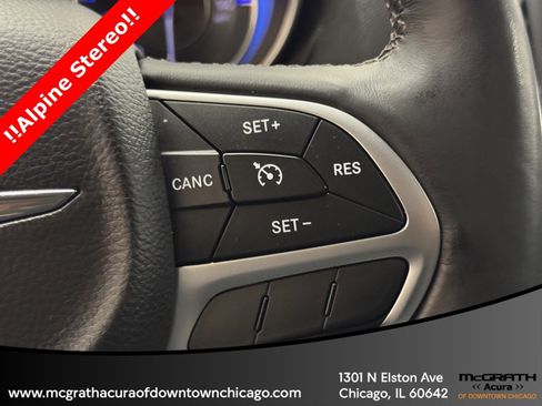 Used 2015 Chrysler 300 C image 23