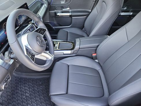 New 2026 Mercedes-Benz GLB 250 4MATIC image 13