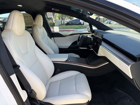 Used 2024 Tesla Model X image 34