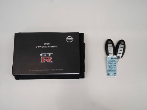 Used 2020 Nissan GT-R Premium AWD/4WD image 40
