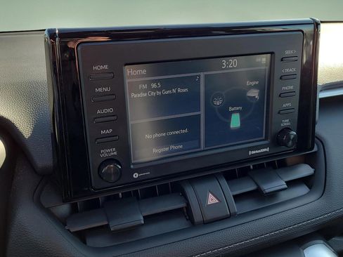 Used 2021 Toyota RAV4 LE image 18