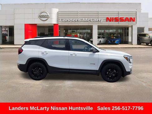 Used 2024 GMC Terrain AT4 AWD/4WD image 2