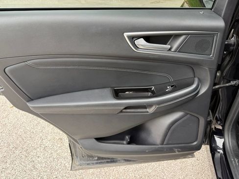 Used 2019 Ford Edge Titanium AWD/4WD image 23