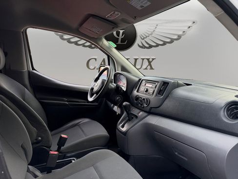 Used 2016 Nissan NV200 S image 13