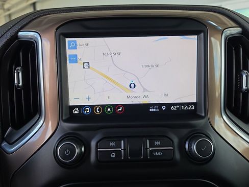 Certified 2019 Chevrolet Silverado 1500 High Country w/ Z71 Off-Road Package AWD/4WD image 15