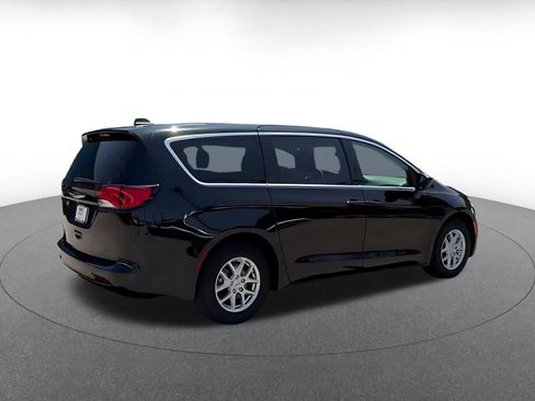 Used 2024 Chrysler Voyager LX FWD image 12