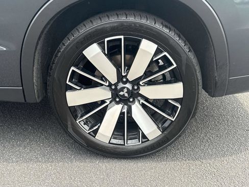 Used 2025 Mitsubishi Outlander SE FWD image 10