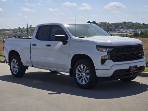 New 2026 Chevrolet Silverado 1500 Custom RWD image 1