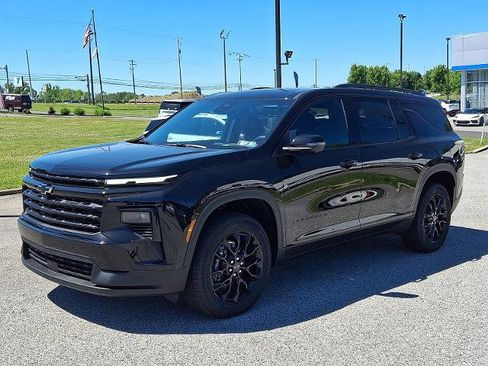 New 2026 Chevrolet Traverse LT w/ Midnight/Sport Edition AWD/4WD image 2