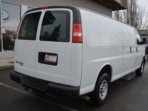 Used 2014 Chevrolet Express 2500 Extended image 7