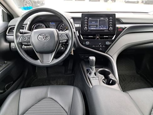 Used 2024 Toyota Camry SE image 14