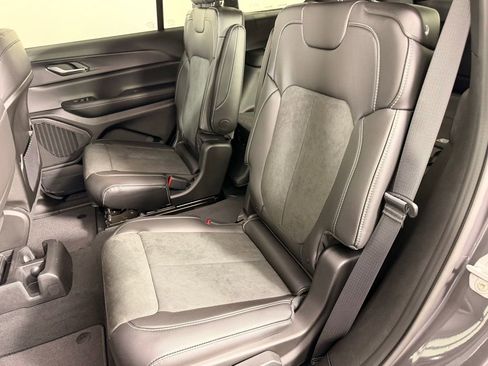 New 2025 Jeep Grand Cherokee L Laredo AWD/4WD image 19