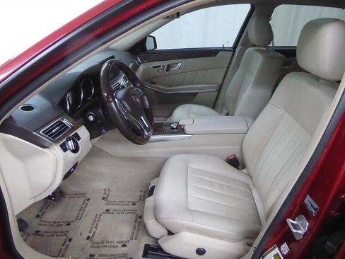Used 2014 Mercedes-Benz E 350 4MATIC Sedan image 24