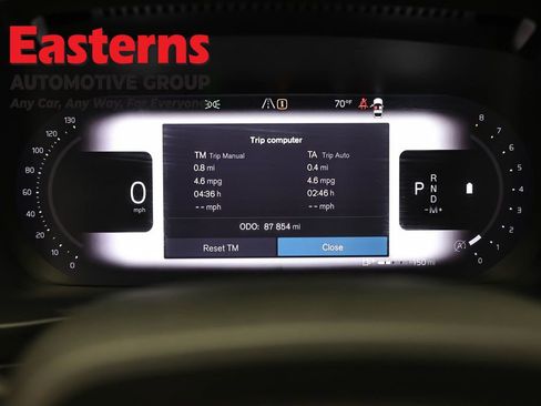 Used 2023 Volvo XC40 B5 Plus AWD/4WD image 17