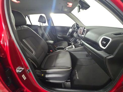 Certified 2023 Hyundai Venue Limited FWD image 15
