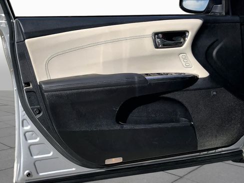 Used 2018 Toyota Avalon Limited FWD image 21