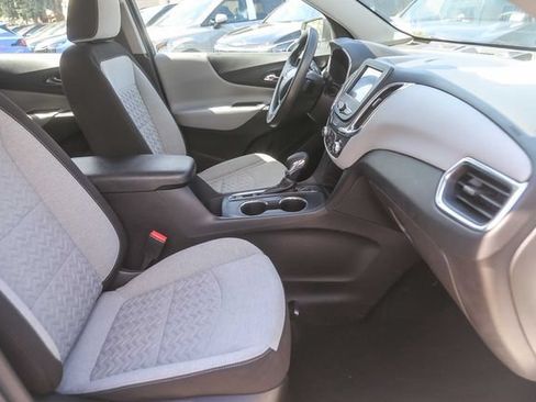 Used 2023 Chevrolet Equinox LS FWD image 16