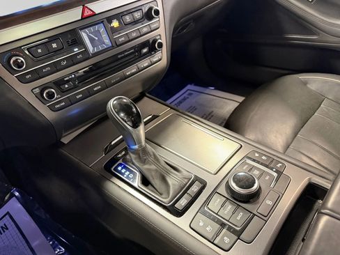 Used 2017 Genesis G80 3.8 w/ Option Group 03 image 32