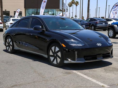 Used 2025 Hyundai Ioniq 6 SE RWD image 3