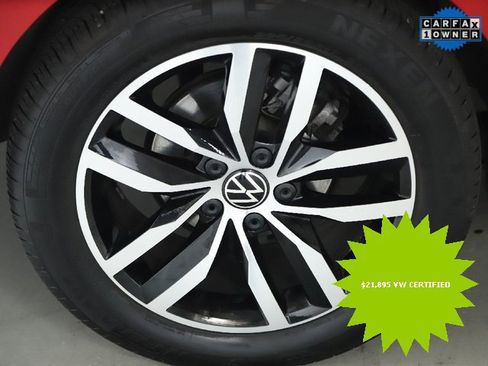 Certified 2025 Volkswagen Jetta SE image 12