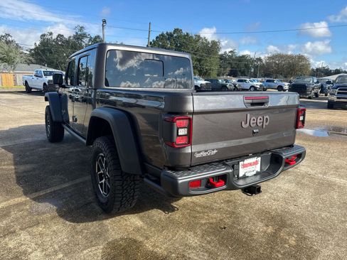 New 2025 Jeep Gladiator Rubicon w/ Convenience Group image 4