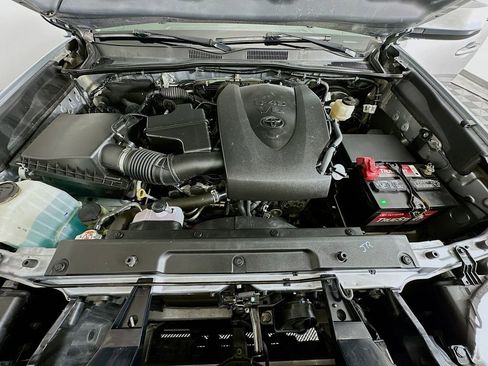 Used 2020 Toyota Tacoma SR5 image 27