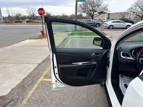 Used 2018 Dodge Journey SE w/ Popular Equipment Group image 26