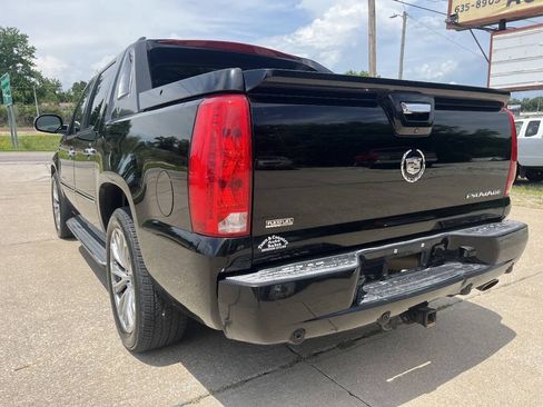 Used 2012 Cadillac Escalade EXT Luxury AWD/4WD image 5