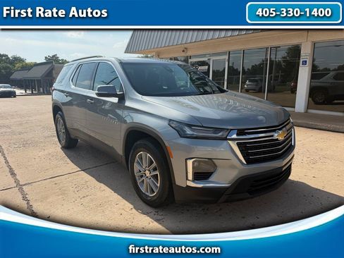 Used 2023 Chevrolet Traverse LT FWD image 1