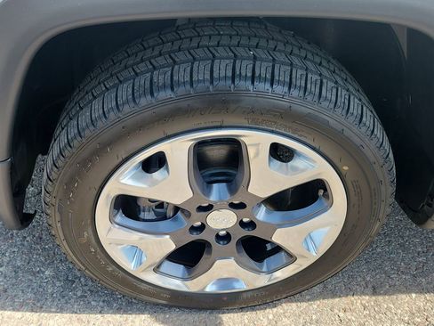 Used 2021 Jeep Compass Limited image 17