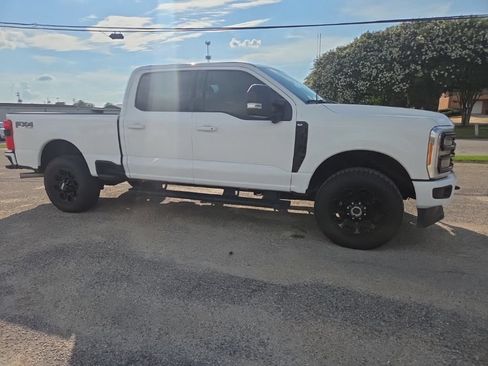 Used 2023 Ford F250 XLT w/ Black Appearance Package AWD/4WD image 11