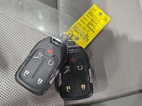 Used 2023 GMC Acadia SLT w/ Technology Package image 36