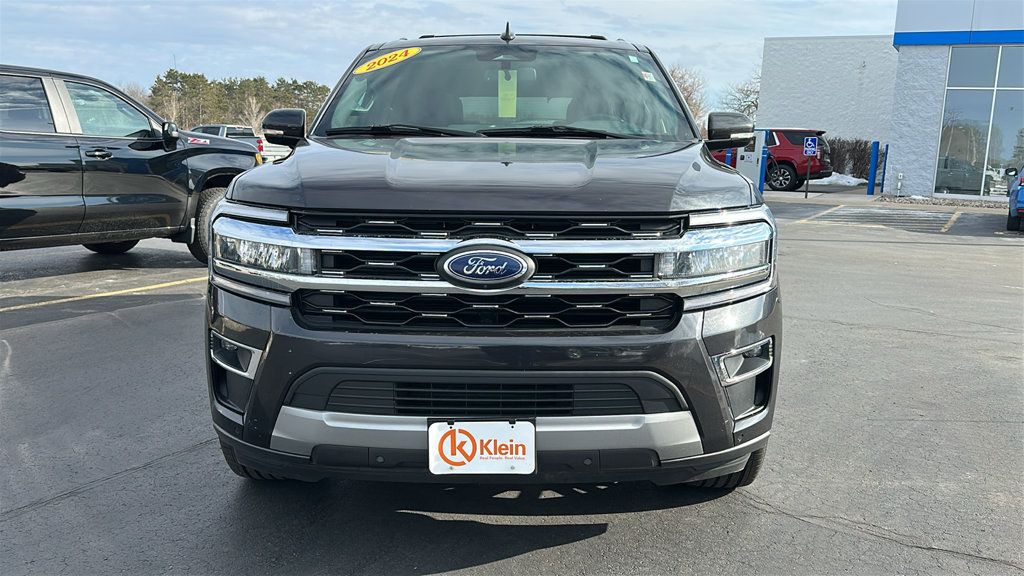 Used 2024 Ford Expedition Limited AWD/4WD image 2