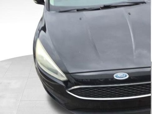 Used 2016 Ford Focus SE image 4