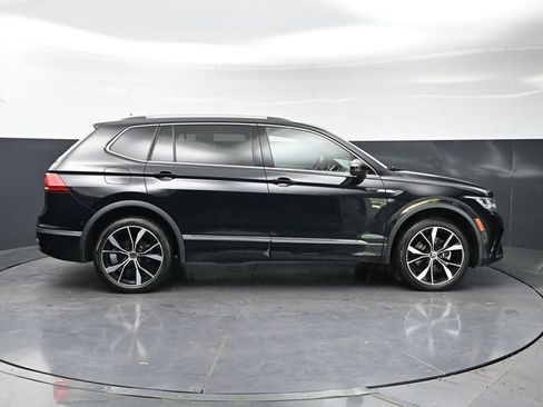 Used 2024 Volkswagen Tiguan SEL R-Line AWD/4WD image 4