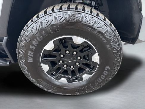 Used 2024 GMC Hummer EV 2X w/ Extreme Off-Road Package AWD/4WD image 40